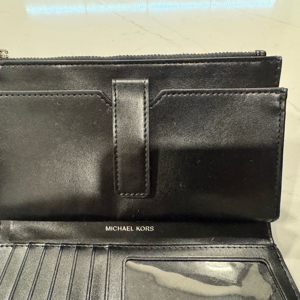 Michael Kors Quilted Signature Collection Wallet - Picture 5 of 15